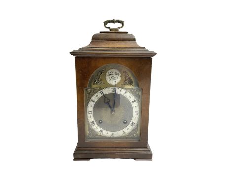 Imperial - English 1950s walnut and mahogany 8-day veneered mantle clock in an18th century-style case, with an inverted bell 