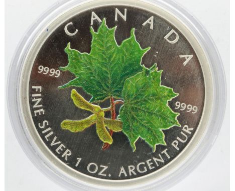 2002 silver bullion 1oz Canadian Maple round. P&amp;P Group 0 (£5+VAT for the first lot and £1+VAT for subsequent lots) 