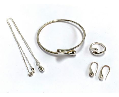 A 925 silver crossover bangle with matching earrings, ring and pendant on chain, gross weight 32.4g 