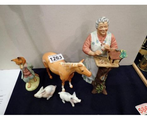 Royal Doulton figurine Good morning HN2671 Beswick Foxy whiskered Gentleman, Beswick horse and two pigs. UK P&amp;P Group 2 (