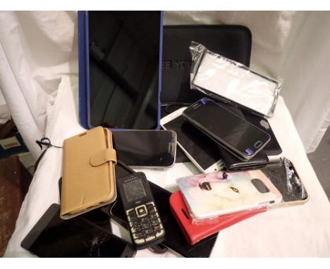 Quantity of mixed mobile phones. UK P&amp;P Group 1 (£16+VAT for the first lot and £2+VAT for subsequent lots) 