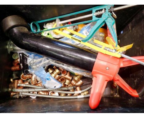 Mixed plumbing tools and fixings. Not available for in-house P&amp;P 