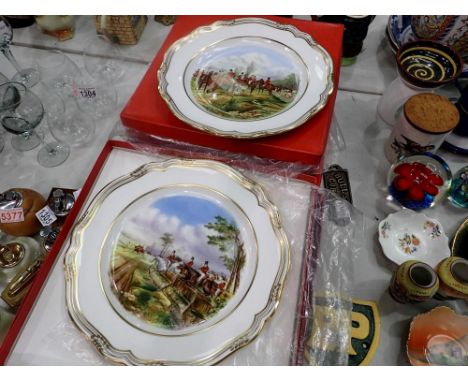 Twelve Spode collectors plates with hunting scenes. Not available for in-house P&amp;P 