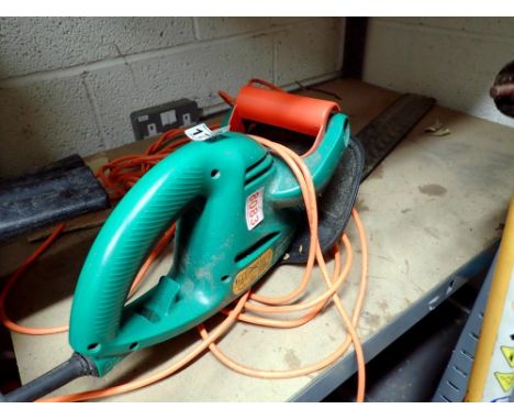 Black &amp; Decker corded hedge trimmer. All electrical items in this lot have been PAT tested for safety and have passed. Th
