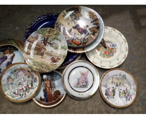 Mixed collectable plates and a Bunnykins clock. Not available for in-house P&amp;P 