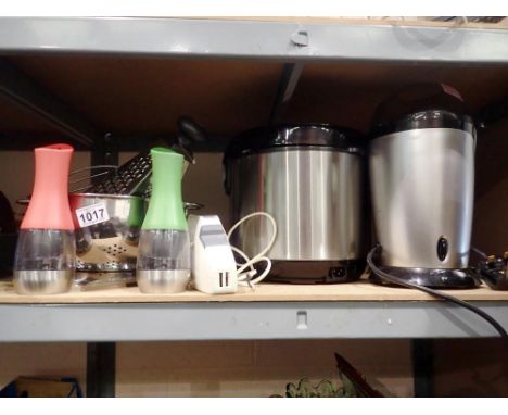 Quantity of mixed kitchenware. All electrical items in this lot have been PAT tested for safety and have passed. This does no