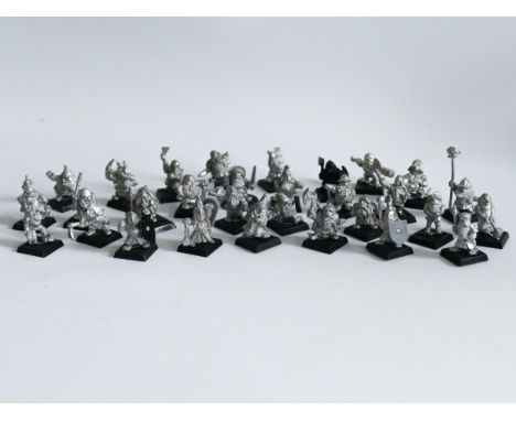 This is a lot of metal DWARVES made by CITADEL MINIATURES for GAMES WORKSHOP in the 1980's / 1990's. Most are in good conditi