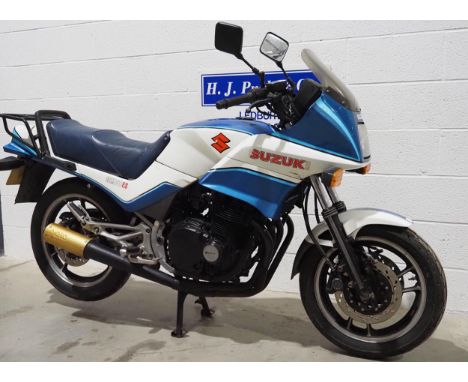 Suzuki GSX550 motorcycle. 1986. 572cc.Runs and rides but could do with some light recommissioning, MOT until 10.08.23Reg. C82
