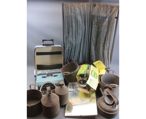 MIXED COLLECTABLE GROUP to include a Lettera 32 portable typewriter in carry case, Hot Shot tennis racket, small two-fold scr