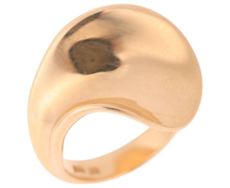 RANDERS SOLVVAREFABRIK - a Danish modernist 14ct gold abstract ring, setting height 17.6mm, size N, 10.2g . Condition Report: