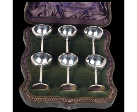 A cased set of 6 George V silver liqueur 'Champagne Coupes', Page, Keen &amp; Page, London 1917, 6.5cm, 6.9oz total . Conditi