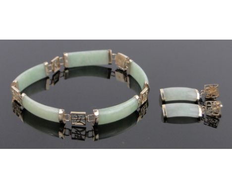 A Chinese 9ct gold and jade bracelet and pair of matching earrings.