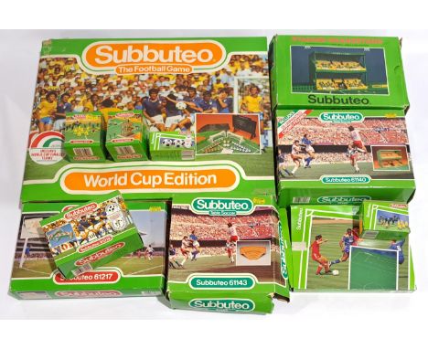 Subbuteo The Football Game World Cup Edition &amp; Accessories, a boxed group. &nbsp;Although unchecked for completeness cond