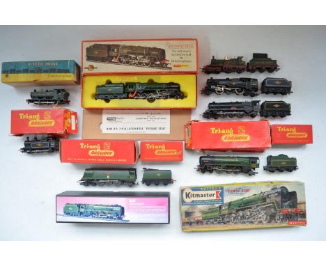 Collection of vintage OO gauge electric train models to include boxed Tri-ang Hornby R861 Evening Star (with instructions), T