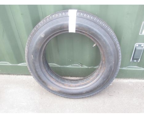 Dunlop 5.25/5.50-19 tyre, with inner tube for Rolls Royce
