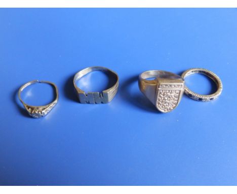 An 'England' '9c' ring, one other and two damaged rings. (4)