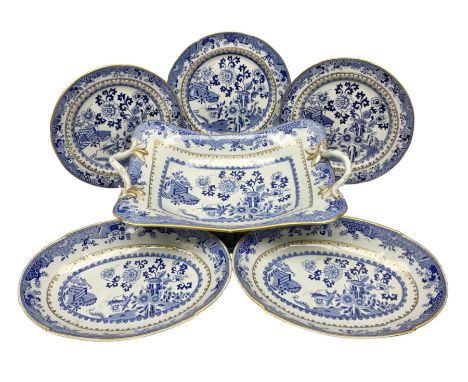 Early 19th century Spode dessert set, circa 1805-1830, blue and white transfer printed in the Grasshopper pattern, comprising
