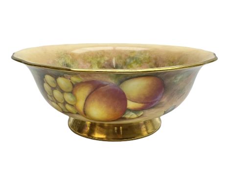 Mid 20th century Royal Worcester bowl decorated by Alan Telford, of circular form with shaped rim, upon a short gilt foot, th