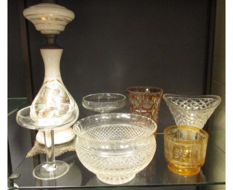Four various glass vases, two champagnes vases and an oil lamp  