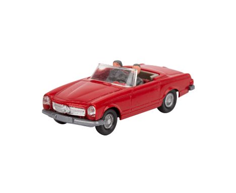   WIKING Mercedes 230 SL/250 SL Cabrio, 1966-68,   rote Karosserie mit Figuren und eingesetztem Lenkrad, Bodenprägung " Wikin