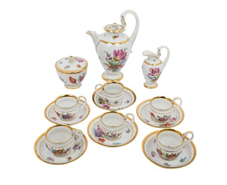   MEISSEN Kaffeeservice für 6 Personen, 19. Jh.   Empireform mit Schwanenhenkel, polychrome Blumenbukettmalerei mit üppiger G