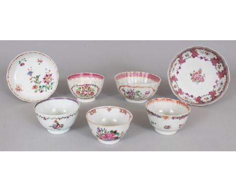 A GROUP OF FOUR 18TH CENTURY CHINESE FAMILLE ROSE TEABOWLS, A SMALL BOWL & TWO SAUCERS, the bowl 4.1in diameter & 2.2in high,