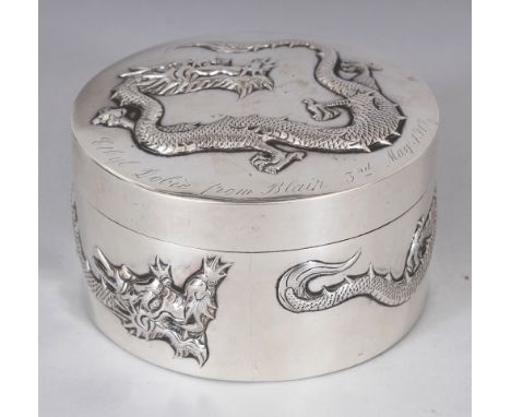 AN EARLY 20TH CENTURY CHINESE CIRCULAR SILVER DRAGON BOX & COVER BY WANG HING, the edge of the cover with an inscription date