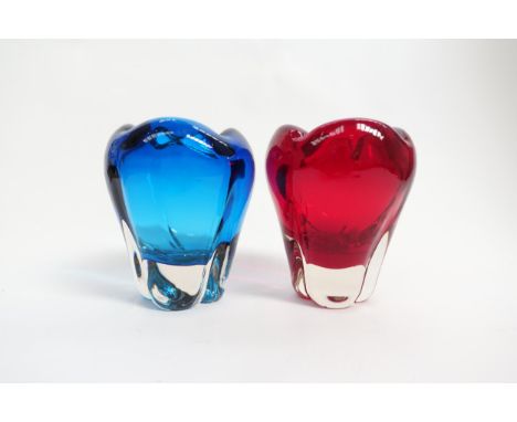 Two Whitefriars 9410 'Molar' vases in ruby and kingfisher blue. 14cm high
