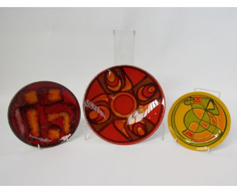 Three various Poole Delphis plates by Loretta Leigh &amp; Wendy Smith. Largest 27cm diameter 