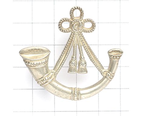 Oxfordshire &amp; Buckinghamshire Light Infantry 1942 Birmingham hallmarked silver Officer’s cap badge. Fine die-cast strung 