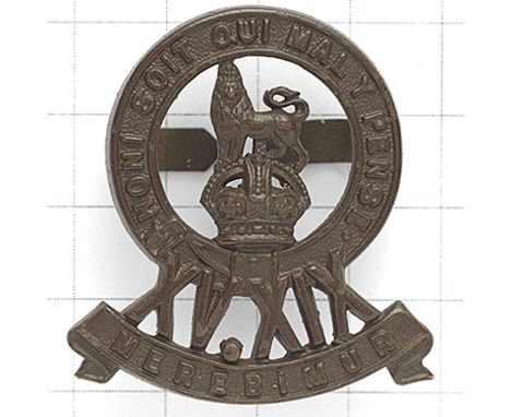 15th/19th King’s Hussars OSD bronze cap badge circa 1922-52. Die-cast Garter over ‘XV.XIX’ on ‘MEREBIMUR’, Royal Crest to voi