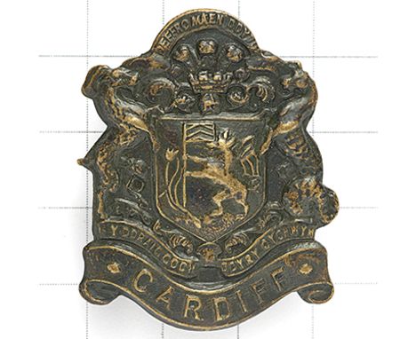 16th Bn. Welsh Regiment ‘Cardiff Pals’  WW1 badge. Correct thin die-cast bronze / brass example with little detail to reverse