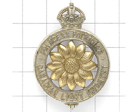Princess Patricia’s Canadian Light Infantry pre 1933 Officer’s cap badge. A fine die-cast silvered crowned circlet with rich 