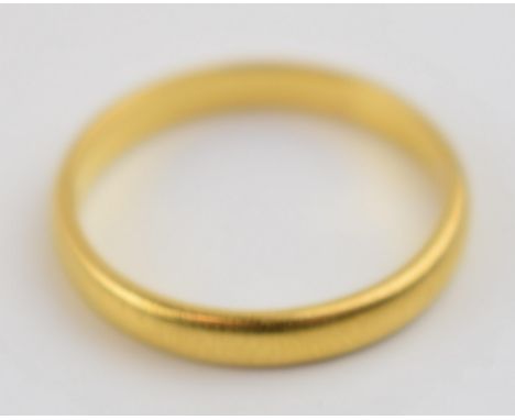 22ct gold wedding band, size K, 2.6 grams.  
