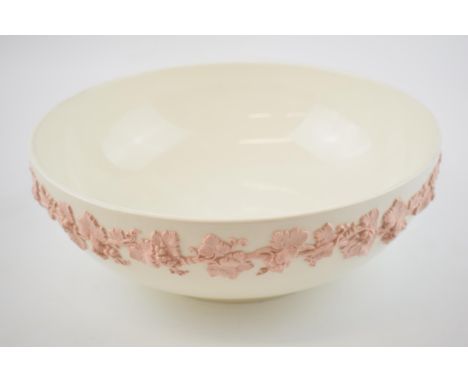 A Wedgwood Queensware 10" bowl with pink vine leaf decoration. Wedgwood of Eturia &amp; Barlaston green backstamp. Height 9cm