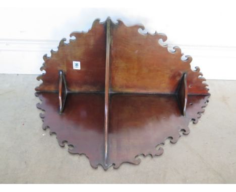 A mahogany corner shelf - Height 66 cm x Width 42 cm 