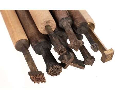 * Decorative finishing tools. 25 brass decorative finishing tools, mostly comprising centre tools, makers include De Lacy, Dy