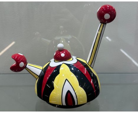 Limited Edition No 3/55 Lorna Bailey novelty 'K.9' Tea pot signed by designer Lorna Bailey with COA overall height 7.5 inches