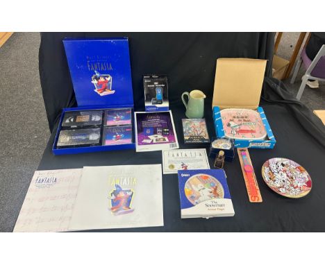 Selection of collectable miscellaneous to include Walt Disneys masterpiece Fantasia deluxe commemorative edition, Snoopy plat