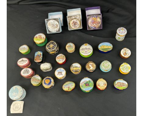 Large selection of vintage and later trinkets 