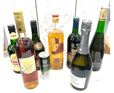 Selection of 7 bottles of vintage alcohol 