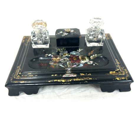 Vintage Paper Mache inlaid detailing ink stand 
