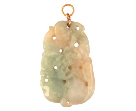 A JADE GOURD PENDANTsuspended from a 22ct gold bail, c.3.4x5.3cm, (c.25.1g)
