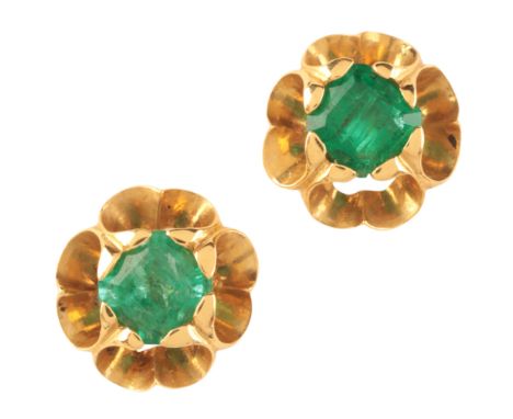 A PAIR OF ANTIQUE VICTORIAN EMERALD STUD EARRINGSin 18ct gold, each set with a step cut emerald, held in a claw setting to a 
