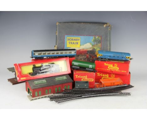 A Hornby tinplate clockwork MO Goods Set, O gauge, in original box, with a Tri-ang R.350 4-4-0 Loco in box, a R.66K Porters r