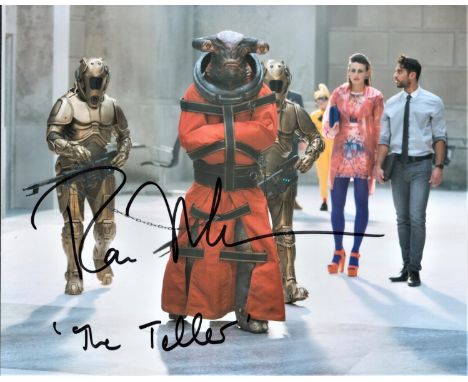 Ross Mullan Signed And Inscribed 10x8 Colour Photograph Pictured During His Role As The teller On Doctor Who. Good Condition 