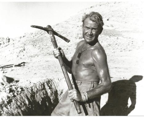 John Mills Signature Piece Features A Black And White 10x8 Photograph Plus A Signed 4x5 White Card. Mills Was An English Acto