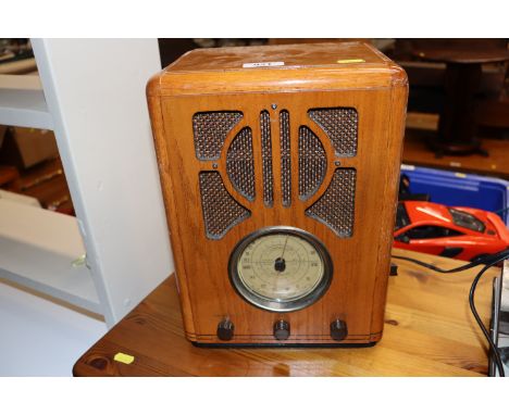 An Art Deco style radio 