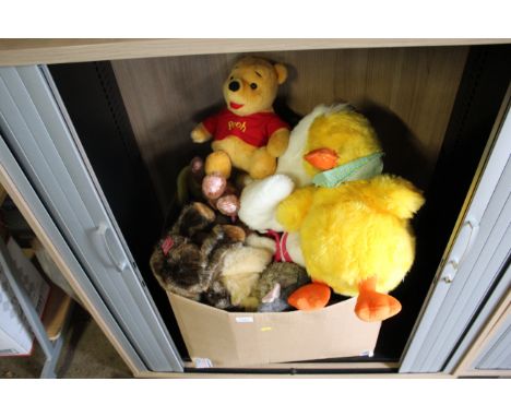 A quantity of soft toy animals and cuddly toys 