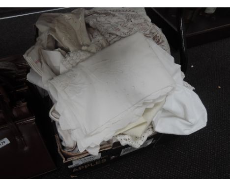 A selection of vintage table linen etc